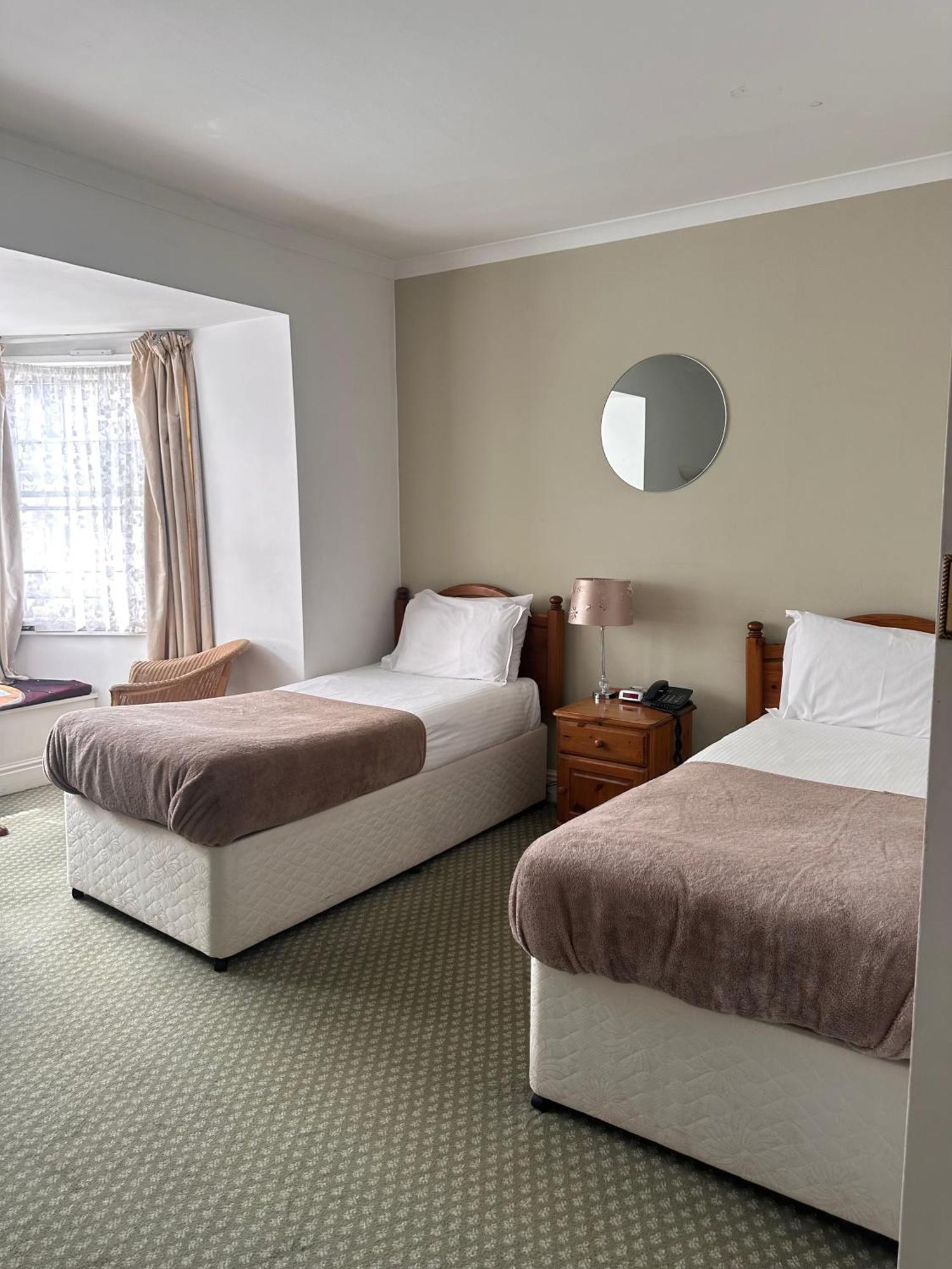 קמבורן Tyacks Hotel מראה חיצוני תמונה